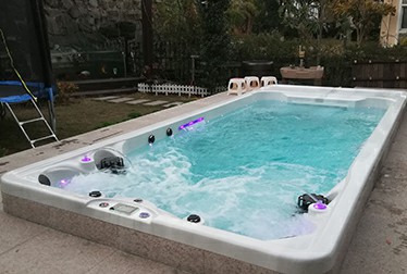 上海松江私家別墅無邊際泳池工程