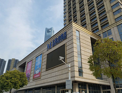 戴高樂無邊際泳池入住南昌紅谷灘區紅星美凱龍廣場泳吧體驗館