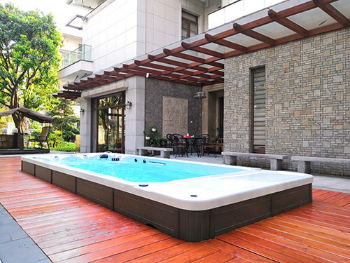 戴高樂泳池設(shè)備 帶你體驗在家就能躍進(jìn)無邊際泳池的快感