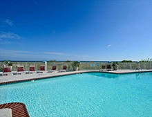 露天游泳池水處理設備大概多少錢?看看你買貴了沒