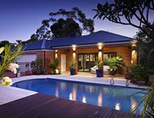 無邊際家用游泳池設(shè)備怎么選?給您最好的![戴高樂泳池設(shè)備]