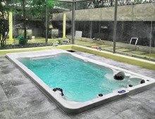 無邊際泳池占地空間這么小?竟還能放在家中的這些地方[戴高樂泳池設備]