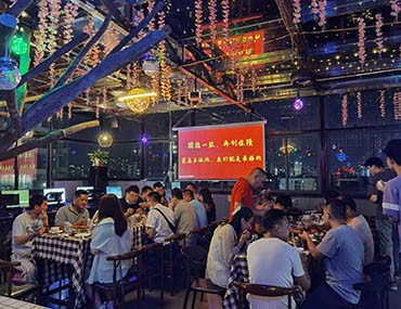 特別企劃---戴高樂泳池設(shè)備團隊團建活動