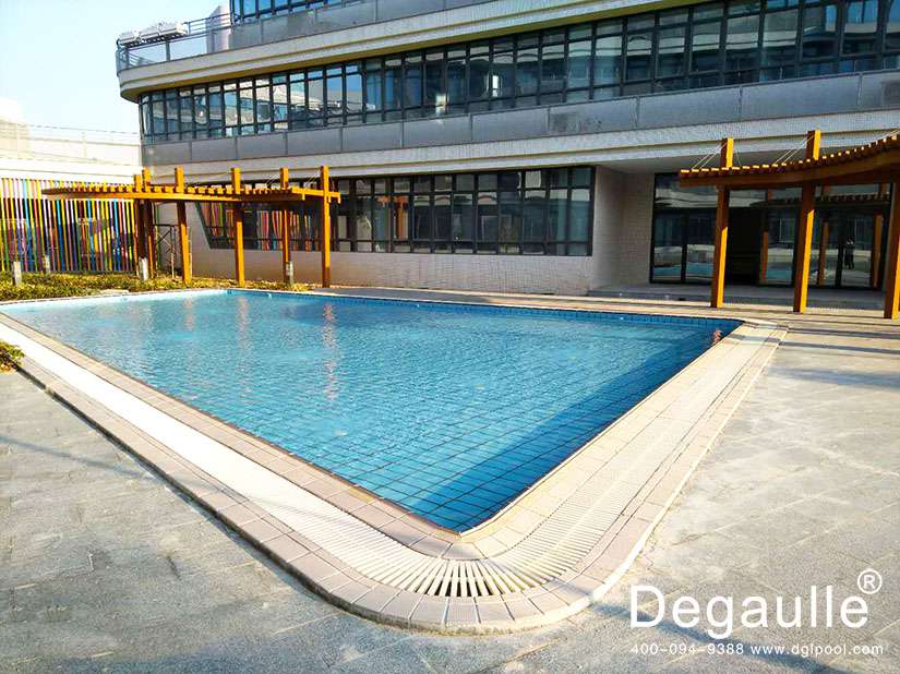 戴高樂恒溫泳池工程