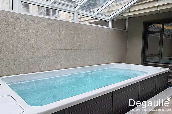 恒溫?zé)o邊際游泳池